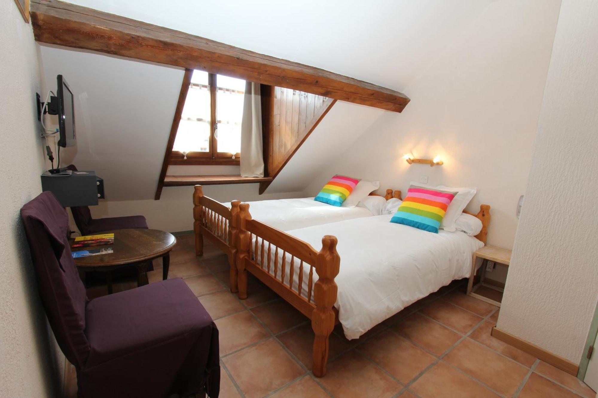 Auberge de L'Echauguette Mont-Dauphin Zimmer foto